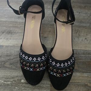 Black Embroidered Women's Shoes